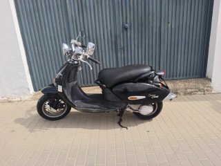 Aprilia Compay Custom Negra
