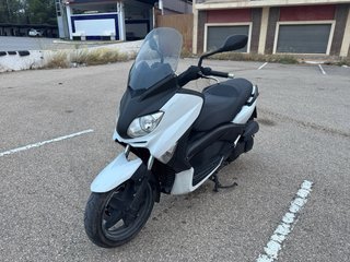 Yamaha Xmax 250 Maxi Scooter