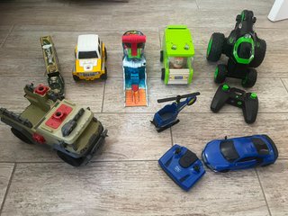 Lote de 9 Juguetes y Vehículos