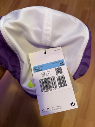 Gorra Nike TN Air Fly Cap Blanca y Morada