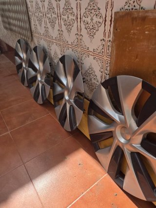 Set de 4 Tapacubos para Tesla Model Y