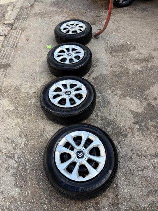 4 Gomme con Cerchi in Ferro Citroën C3