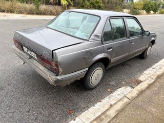 Opel Ascona 2.0i (115 CV)