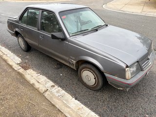 Opel Ascona 2.0i (115 CV)