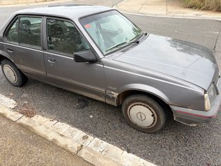 Opel Ascona 2.0i (115 CV)