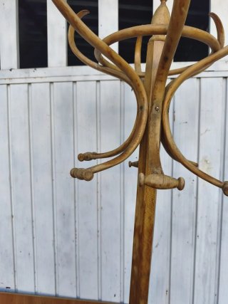 Perchero de Pie Antiguo de Madera