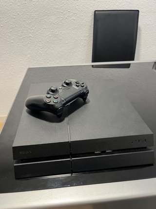 PS4 (PlayStation 4) Negra con Mando