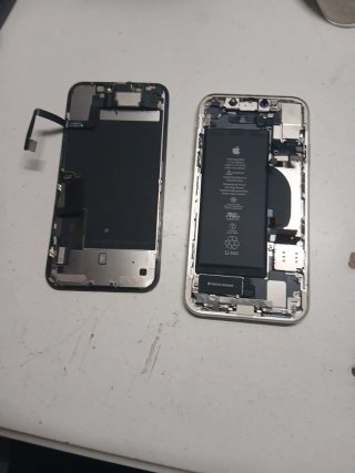 iPhone 11 senza scheda madre