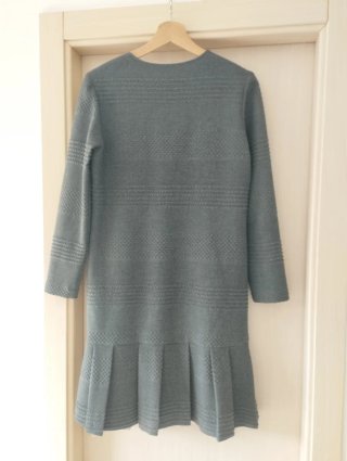 Vestido gris con textura