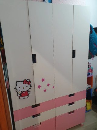 Armario infantil blanco y rosa