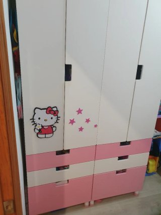 Armario infantil blanco y rosa