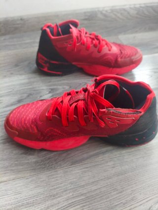 Zapatillas Baloncesto Adidas Rojas y Negras