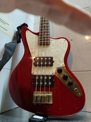 Bajo Eléctrico Stagg Rojo