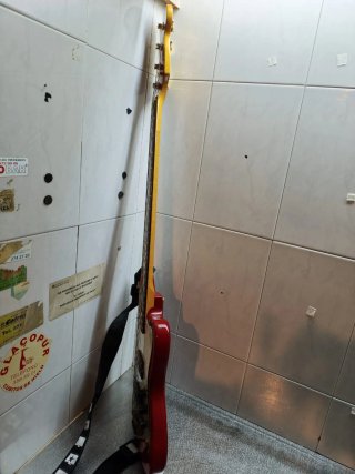 Bajo Eléctrico Stagg Rojo