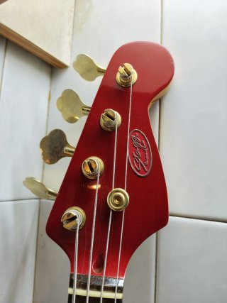 Bajo Eléctrico Stagg Rojo