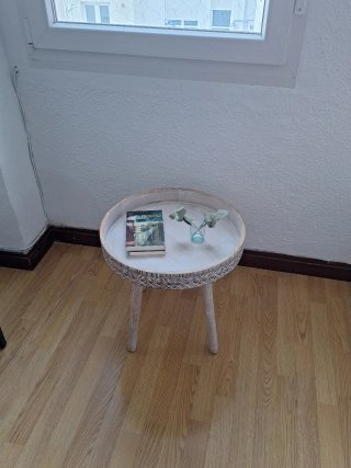Mesa auxiliar redonda de madera
