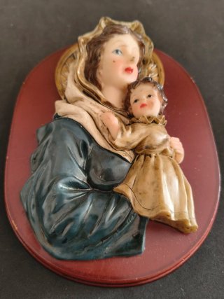 Virgen con Niño Jesús sobre placa madera
