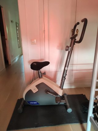 Bicicleta estática DOMYOS VM130