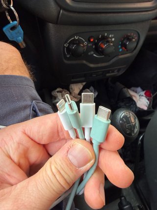 Cables de carga Lightning y USB-C