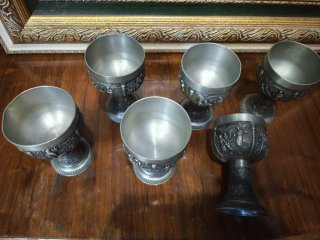 6 copas vintage de peltre con relieve