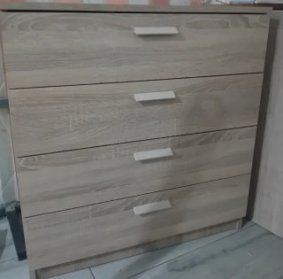 Cómoda de madera con 4 cajones