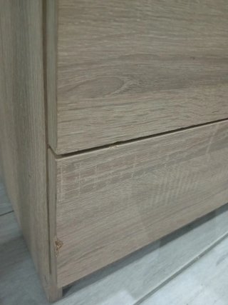 Cómoda de madera con 4 cajones