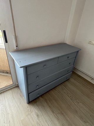 Cómoda de madera azul grisaceo