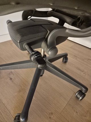 Silla Herman Miller Aeron Remastered Negra