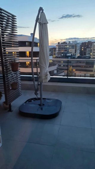 PARASOL/ SOMBRILLA  IKEA KARLSÖ 300cm con base