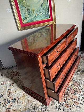 Cómoda de Madera Clásica