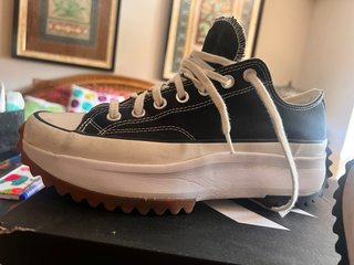 Converse negras suela gorda practicamente nuevas