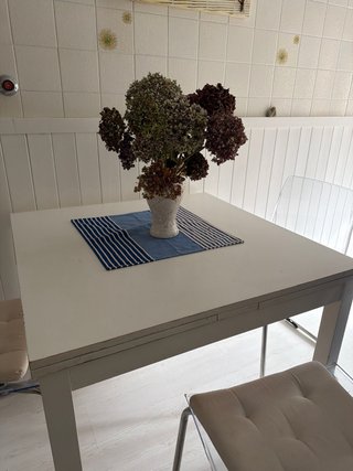 Mesa extensible blanca Ikea de 90x90