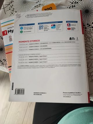 Libro di storia per scuola media