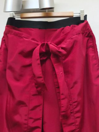 Pantalón deportivo tiro bajo rojo