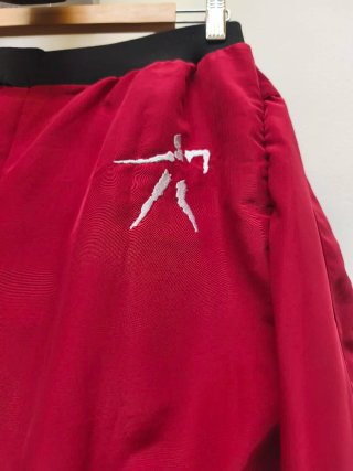 Pantalón deportivo tiro bajo rojo