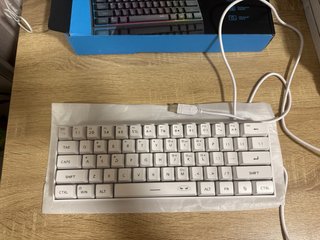 Teclado Gamer Compacto Blanco (60%)