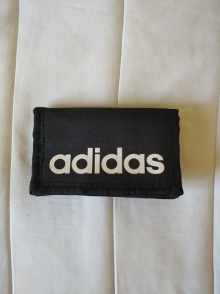 Cartera deportiva negra Adidas
