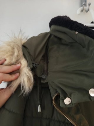 Chaqueta Zara verde con capucha