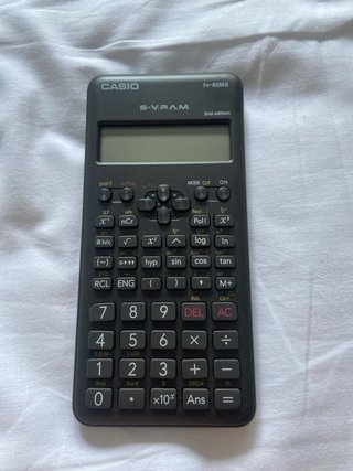 Calculadora Científica Casio fx-82MS