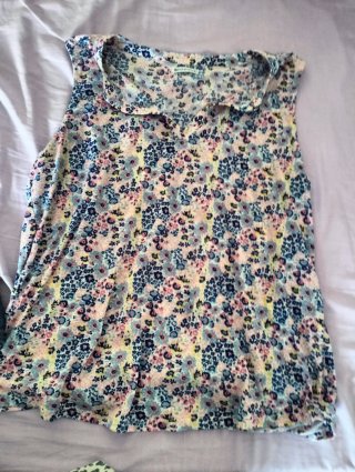 Conjunto falda vaquera y camiseta floral T.XL