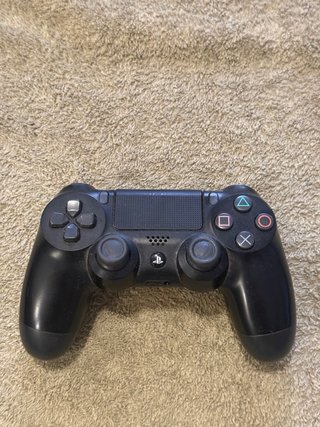 PS4 Slim + 1 Mando