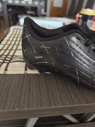 Zapatos de fútbol negros