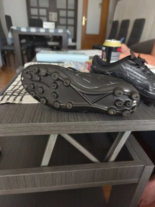Zapatos de fútbol negros