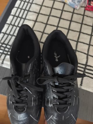 Zapatos de fútbol negros