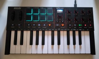 Teclado midi Akai MPK Mini IV
