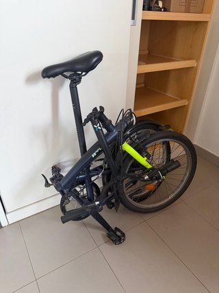 Bicicleta plegable Btwin azul y verde