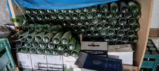 Botellas de sidra vacías
