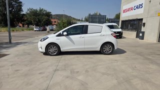 Toyota Yaris 1.5 100H Ecovan Active 74 kW (100 CV)