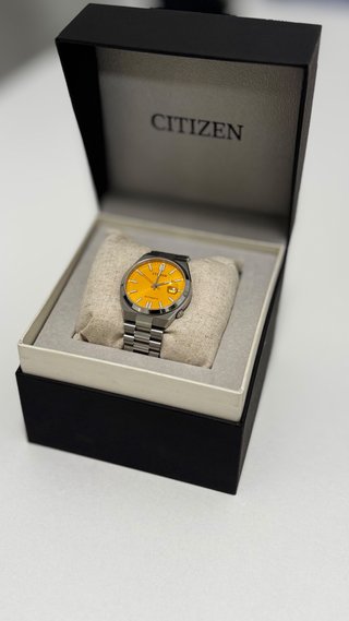 Reloj Citizen Tsuyosa NJ0150-81Z Amarillo