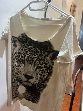 Lote de 4 camisetas variadas 1x5€ 2x8€